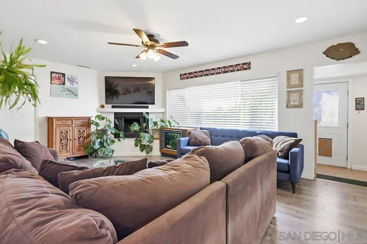 712 Lemon Avenue, Vista, California 92084