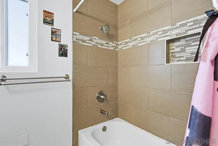 712 Lemon Avenue, Vista, California 92084