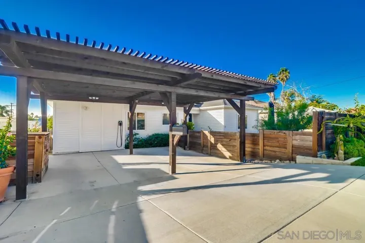 712 Lemon Avenue, Vista, California 92084