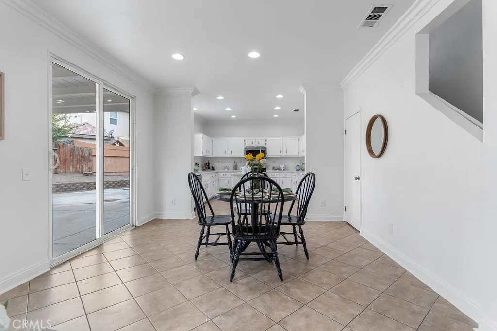 15611 Kadota, Victorville, California 92395 home-pic-14