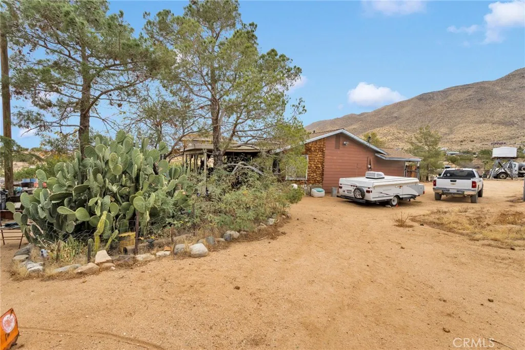 7848 Di Francesco, Apple Valley, California 92308 home-pic-6