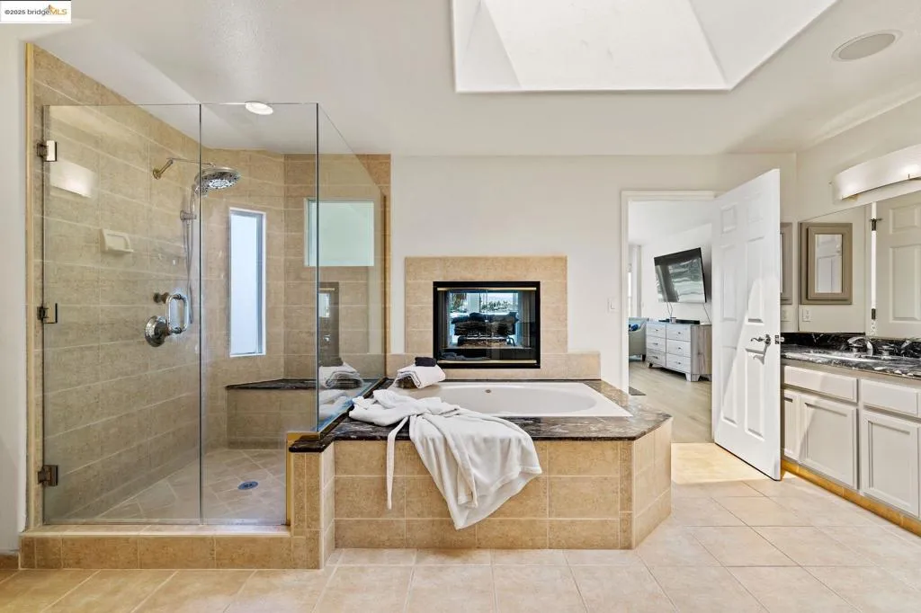 630 Discovery Bay Blvd, Discovery Bay, California 94505 home-pic-46