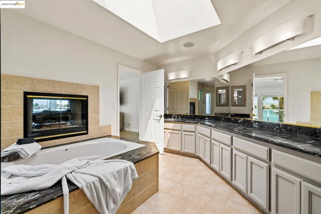 630 Discovery Bay Blvd, Discovery Bay, California 94505 home-pic-45