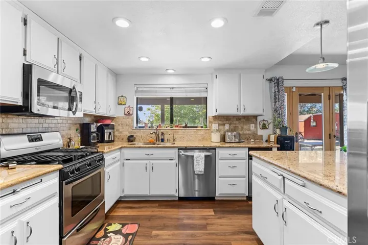 20071 Serrano, Apple Valley, California 92307