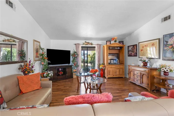 20071 Serrano, Apple Valley, California 92307