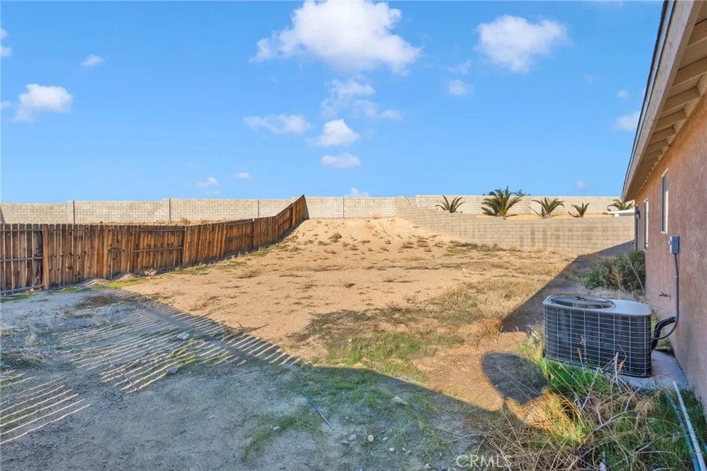 34622 Paseo Del Valle, Barstow, California 92311 home-pic-24