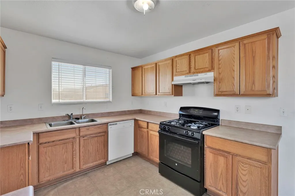 34622 Paseo Del Valle, Barstow, California 92311 home-pic-6