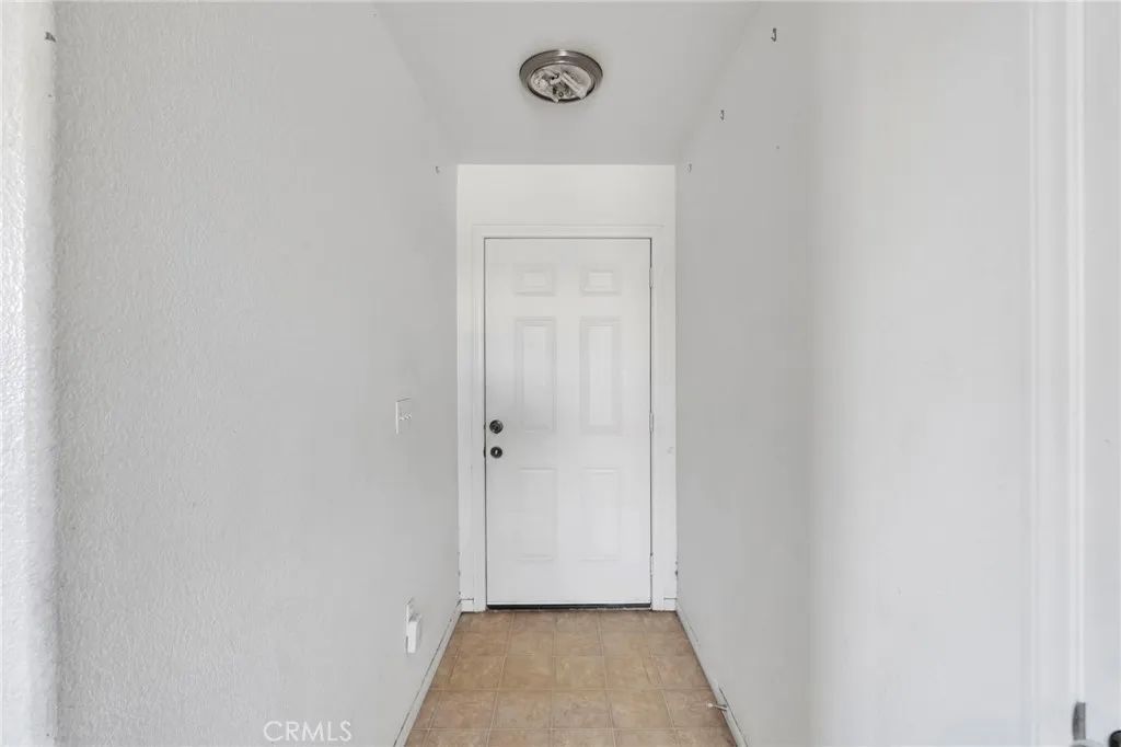 34622 Paseo Del Valle, Barstow, California 92311 home-pic-16