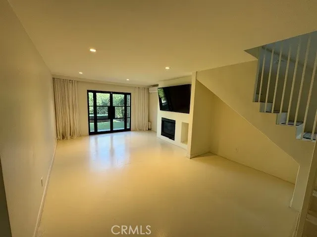 335 Flint, Long Beach, California 90814 home-pic-12