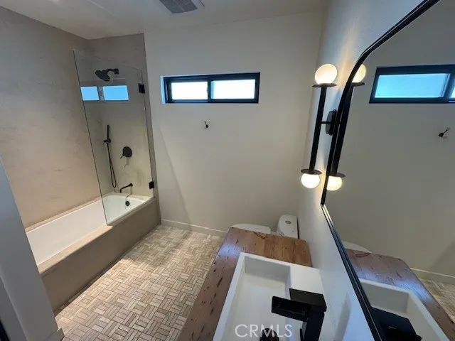 335 Flint, Long Beach, California 90814 home-pic-40