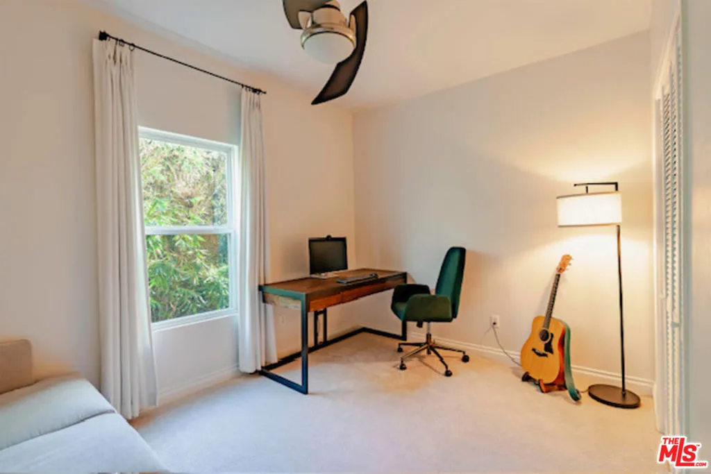 956 S Wilton Place 305, Los Angeles, California 90019 home-pic-10