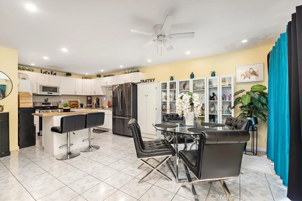 11612 Cimarron Ave, Hawthorne, California 90250 home-pic-1