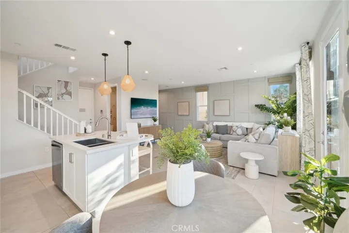 MODEL HOME