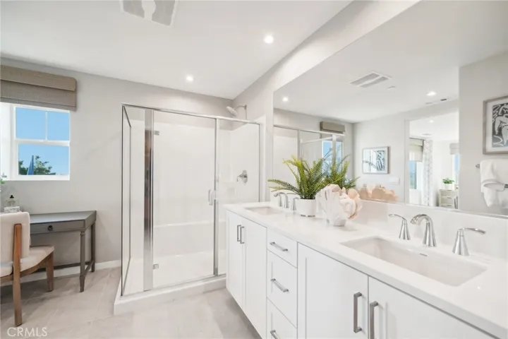 MODEL HOME