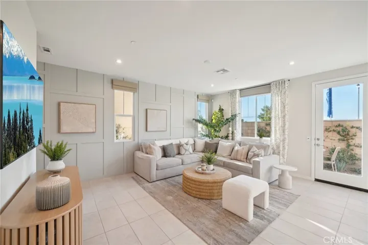 MODEL HOME