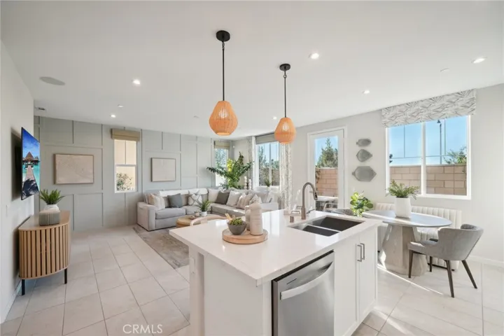 MODEL HOME