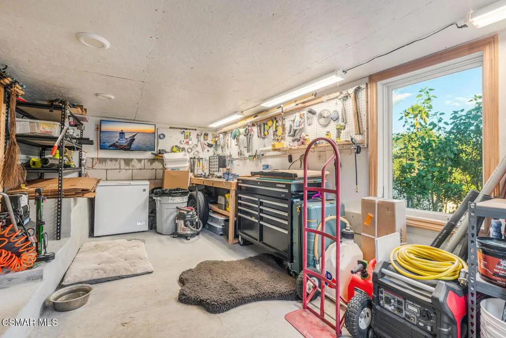 1088 Alta Vista Road, Simi Valley, California 93063 home-pic-24