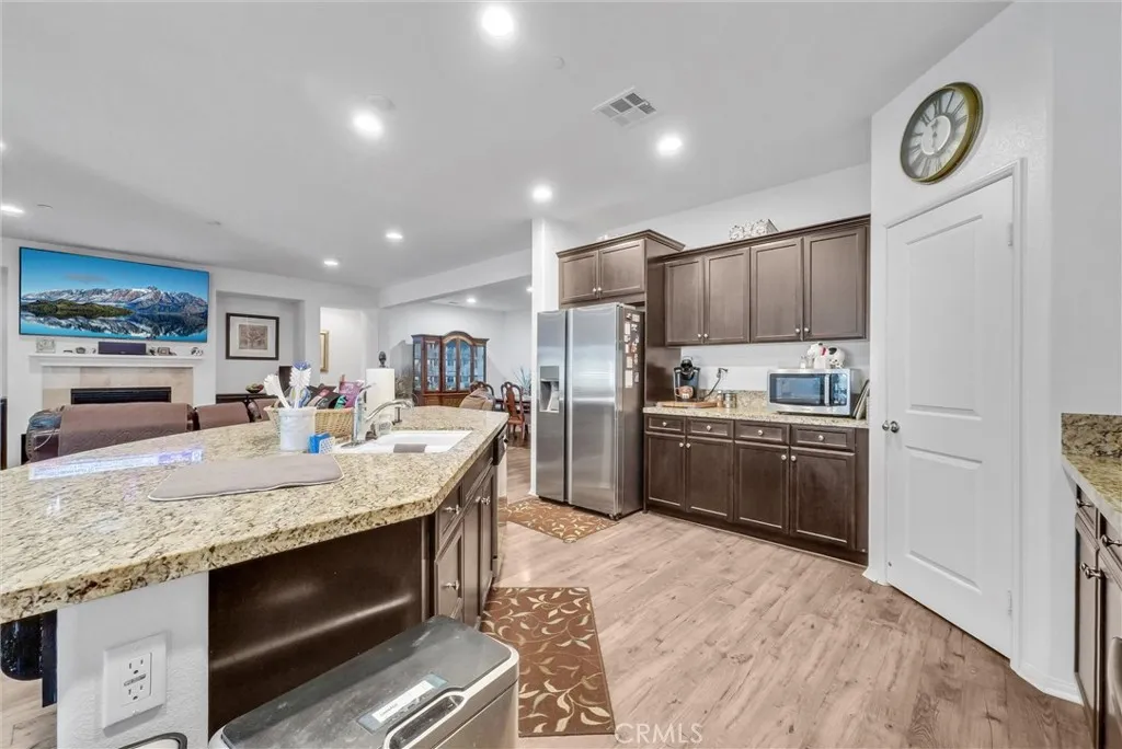 4664 Creek Cir, Jurupa Valley, California 91752 home-pic-4