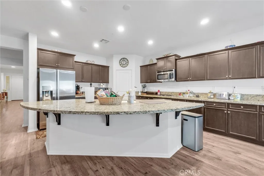 4664 Creek Cir, Jurupa Valley, California 91752 home-pic-3