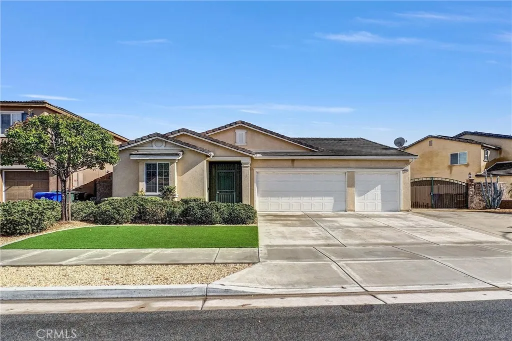 4664 Creek Cir, Jurupa Valley, California 91752 home-pic-0
