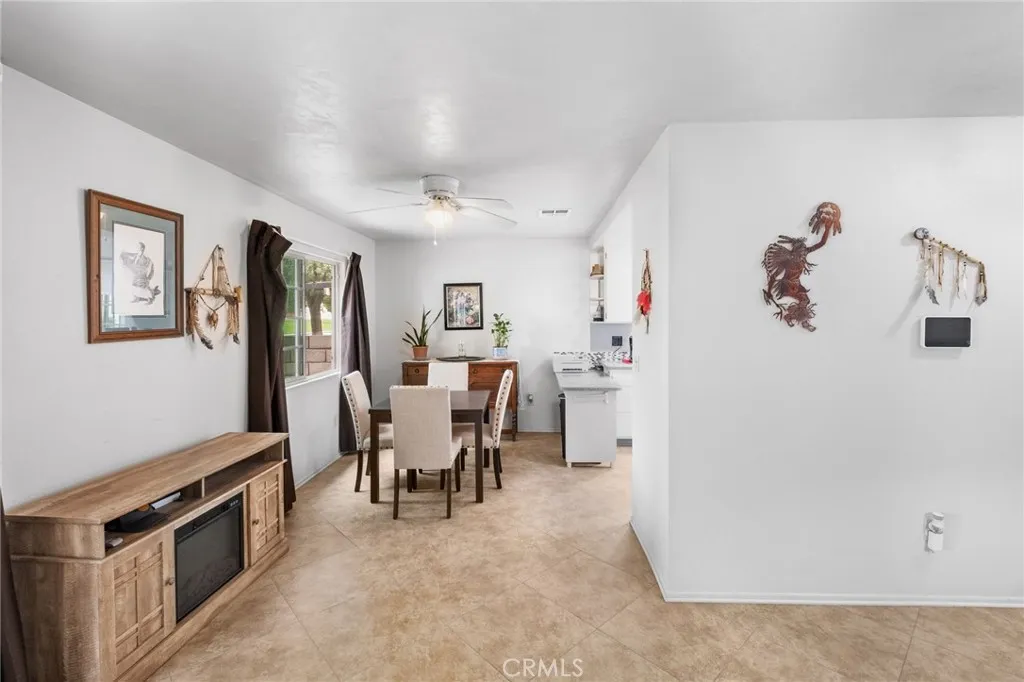 661 W Villa Chaparral, San Jacinto, California 92583 home-pic-8