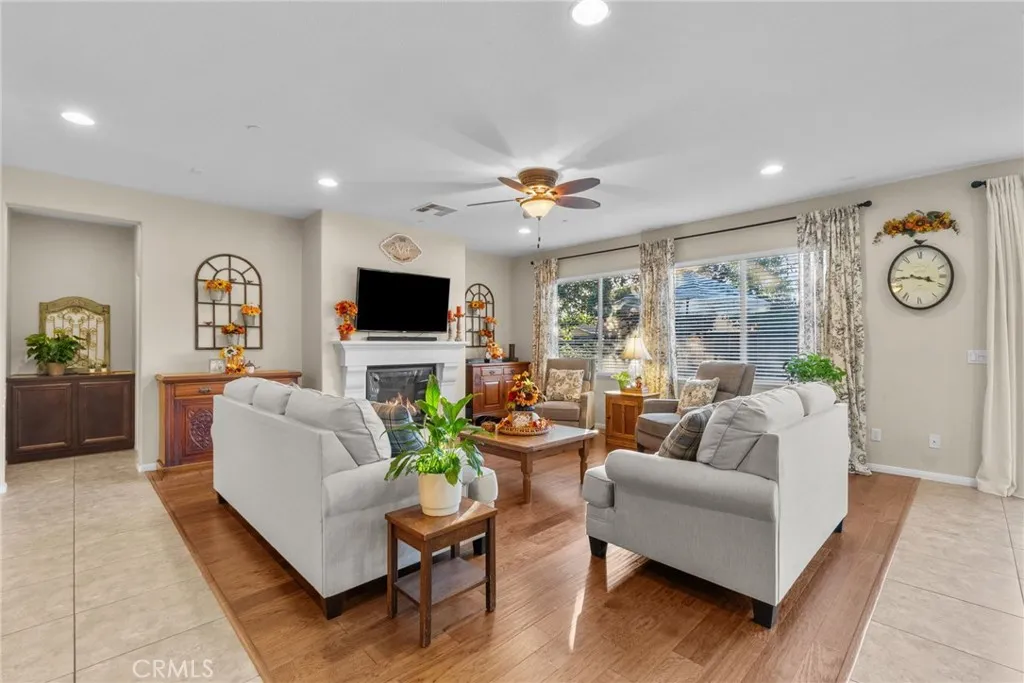 28463 Boardwalk Court, Menifee, California 92585 home-pic-18