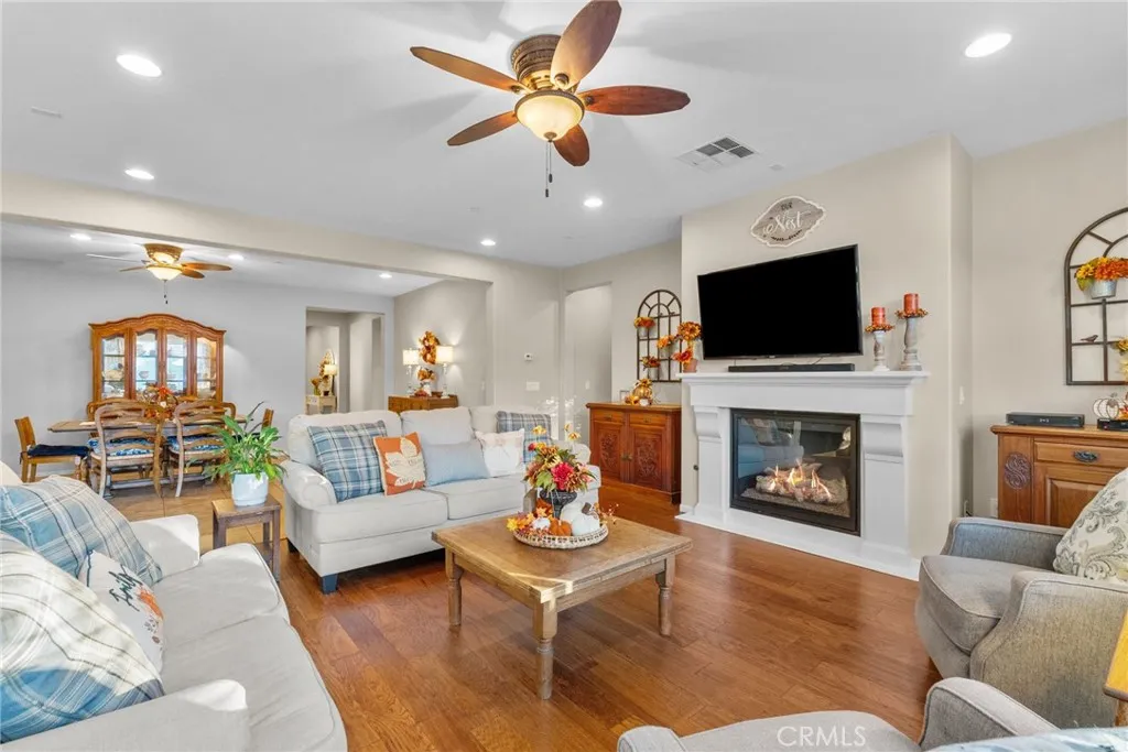28463 Boardwalk Court, Menifee, California 92585 home-pic-19
