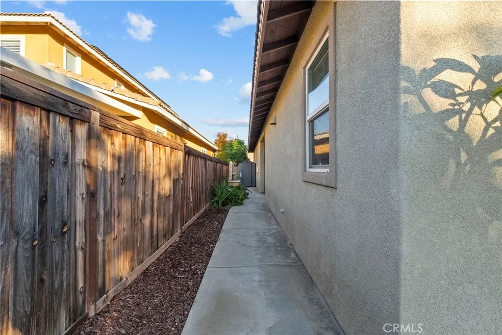 28463 Boardwalk Court, Menifee, California 92585 home-pic-33