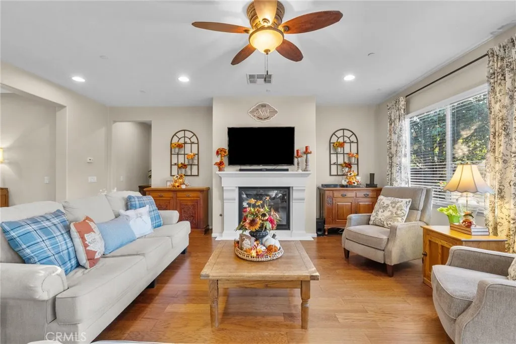 28463 Boardwalk Court, Menifee, California 92585 home-pic-20