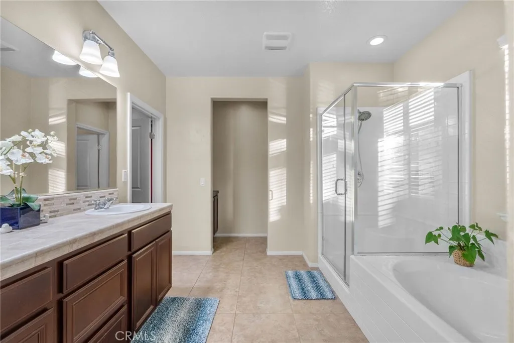 28463 Boardwalk Court, Menifee, California 92585 home-pic-25