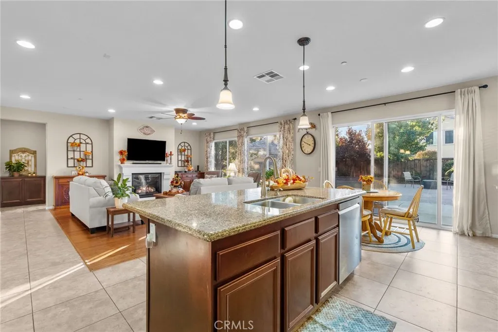 28463 Boardwalk Court, Menifee, California 92585 home-pic-11