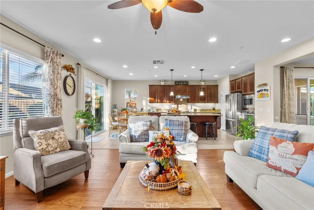 28463 Boardwalk Court, Menifee, California 92585 home-pic-17
