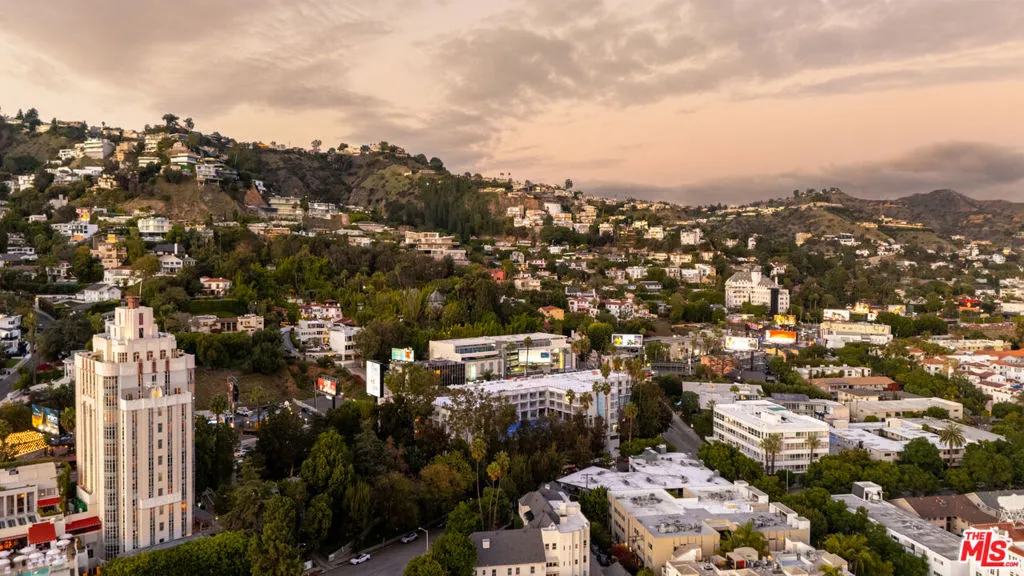 1253 N Sweetzer Avenue 6, West Hollywood, California 90069 home-pic-34