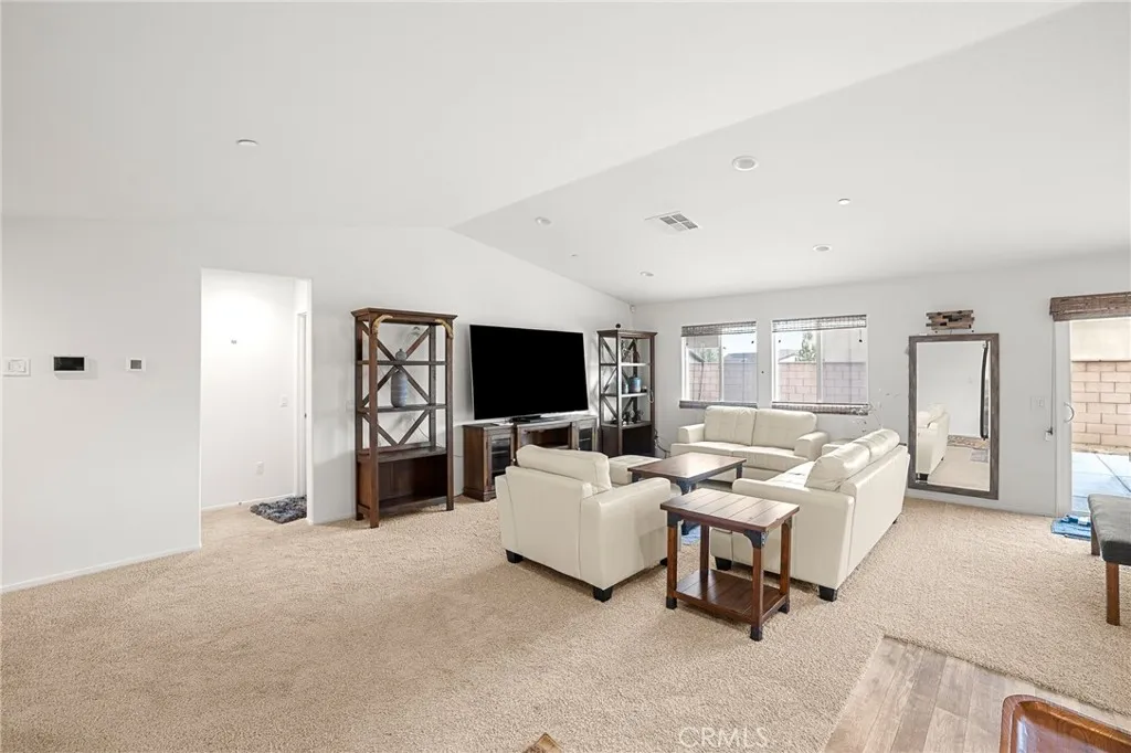 11750 Flushing St, Victorville, California 92392 home-pic-6