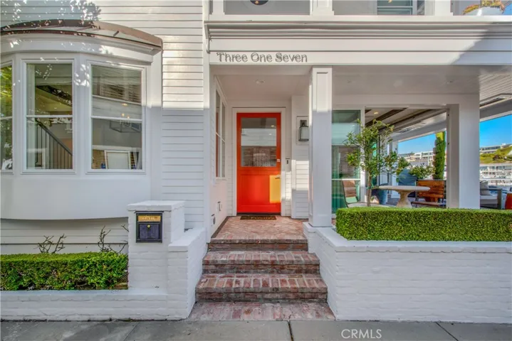 317 E Bay Front, Newport Beach, California 92662