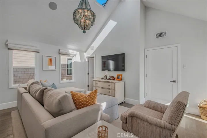 317 E Bay Front, Newport Beach, California 92662