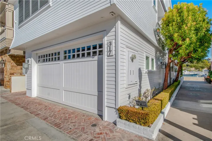 317 E Bay Front, Newport Beach, California 92662