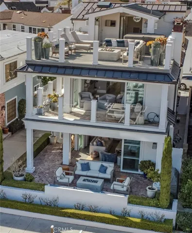 317 E Bay Front, Newport Beach, California 92662