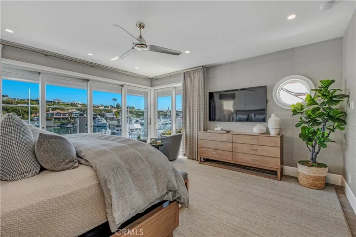 317 E Bay Front, Newport Beach, California 92662