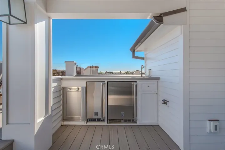 317 E Bay Front, Newport Beach, California 92662