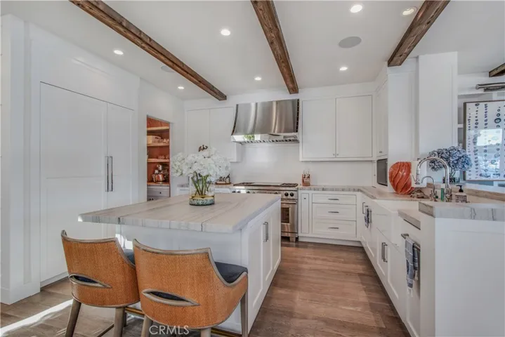 317 E Bay Front, Newport Beach, California 92662
