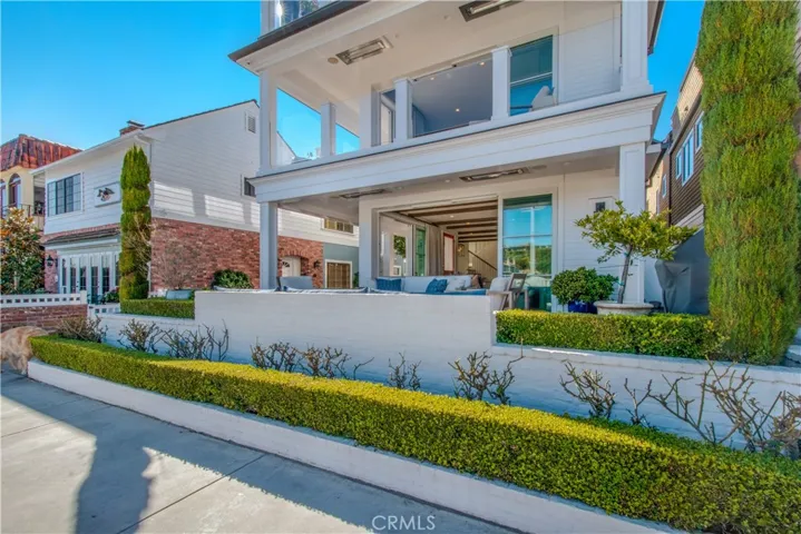 317 E Bay Front, Newport Beach, California 92662