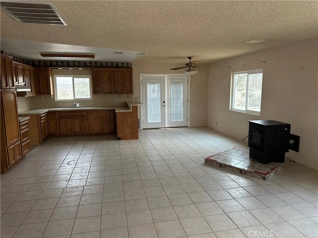 38333 E End, Lucerne Valley, California 92356 home-pic-7