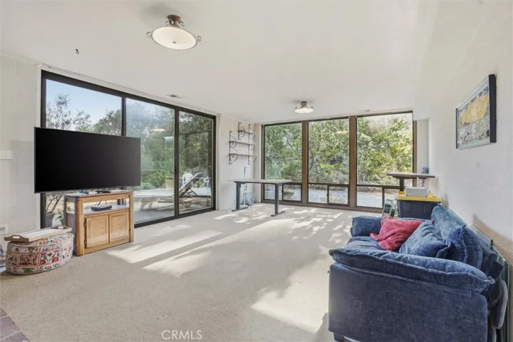 Family Room with seamless indoor-outdoor connection