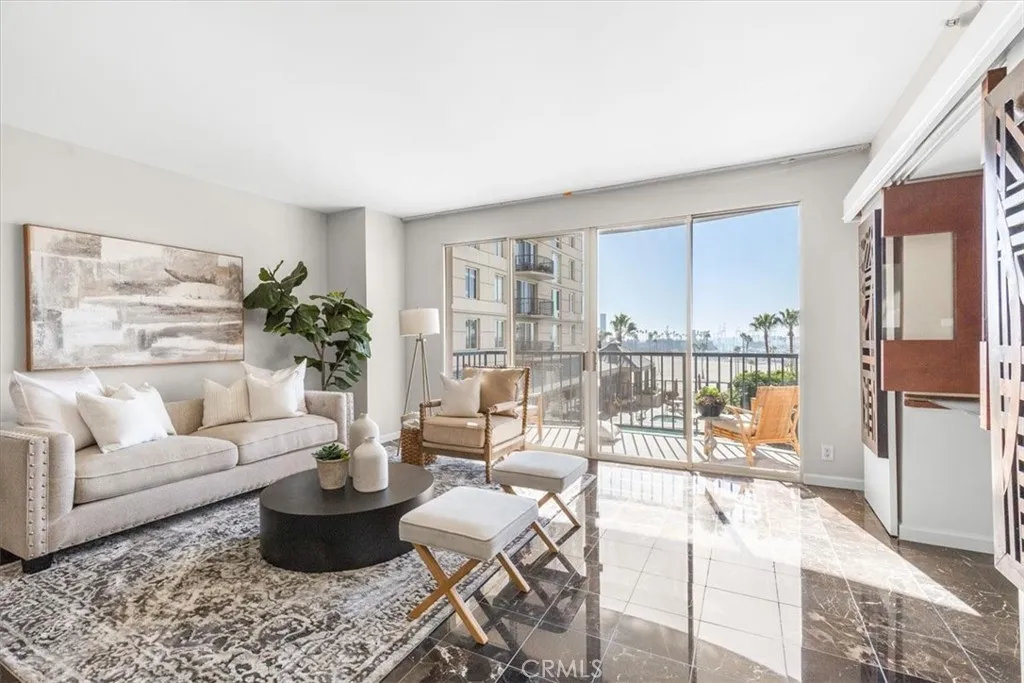 850 E Ocean Boulevard 209, Long Beach, California 90802 home-pic-0