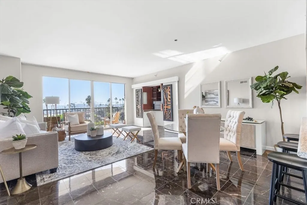 850 E Ocean Boulevard 209, Long Beach, California 90802 home-pic-4