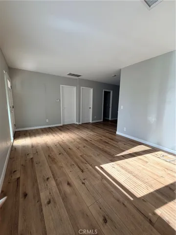Very spacious living room