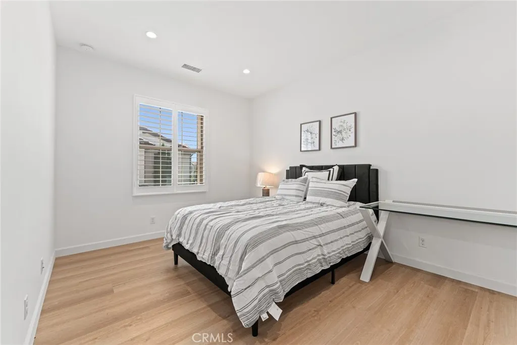 87 Darby, Irvine, California 92620 home-pic-14