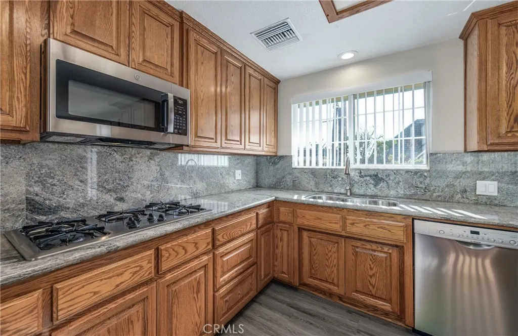 25711 Alto, San Bernardino, California 92404 home-pic-3