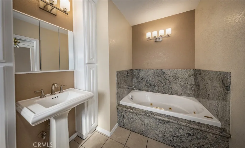 25711 Alto, San Bernardino, California 92404 home-pic-17